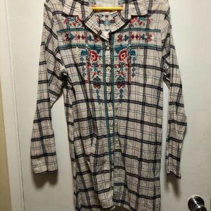 Johnny Was 3J Workshop NWT Tunic. Size XL. Creme/blue-grey plaid w/ embroidery.